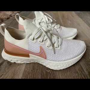 Nike Infinity React Shoes Womens 9.5